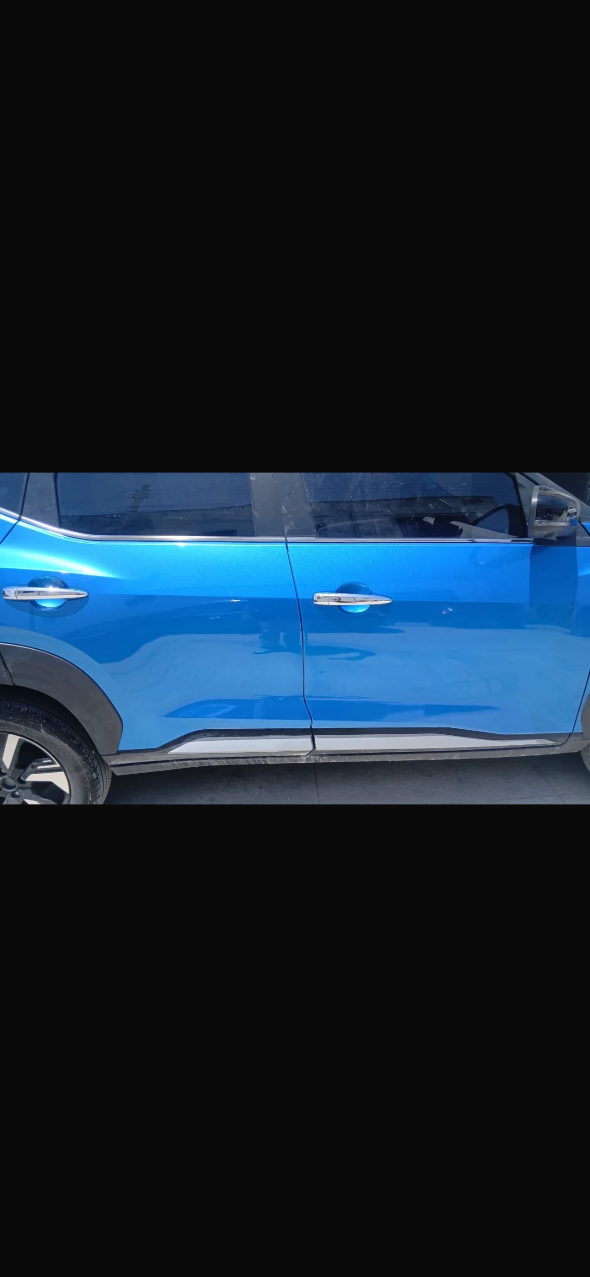 Nissan Magnite: Reparación de puerta trasera derecha, $3,500 MXN